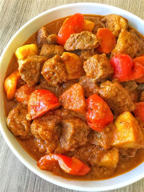Beef Caldereta (Kalderetang Baka) Recipe .